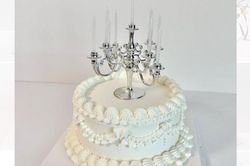Shiny silver cake