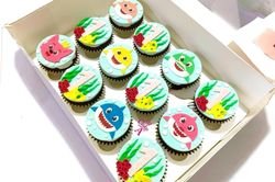 Babyshark cupcakes 